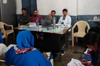 देवगढ़ के लसानी क्षेत्र में स्वास्थ्य कार्यकर्ताओं को दिए गए निर्देश
