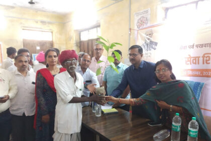 उम्मेदाबाद में ग्रामीण सेवा शिविर में जिला कलक्टर की भागीदारी