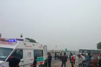 पाली में सड़क हादसे में 15 यात्री घायल, बस और टैंकर की टक्कर