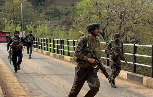 कश्मीर में घुसपैठ की कोशिश नाकाम, 2 आतंकवादी ढेर