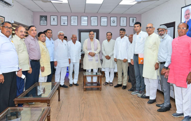 महाराष्ट्र के प्रवासी राजस्थानियों ने मुख्यमंत्री भजनलाल शर्मा से की मुलाकात महाराष्ट्र के प्रवासी राजस्थानियों ने मुख्यमंत्री भजनलाल शर्मा से की मुलाकात