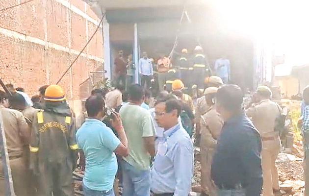 फर्रुखाबाद में कोचिंग सेंटर में भयंकर विस्फोट, 2 की मौत और 5 घायल फर्रुखाबाद में कोचिंग सेंटर में भयंकर विस्फोट, 2 की मौत और 5 घायल