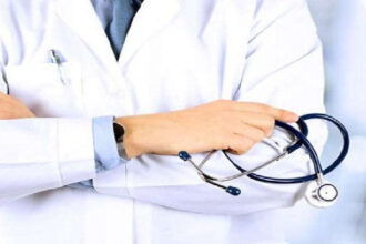 सरकारी डॉक्टरों की प्राइवेट प्रेक्टिस पर सख्त कार्रवाई होगी