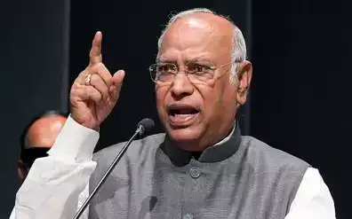 मुख्य न्यायाधीश पर हमले की कोशिश की कड़ी निंदा: खरगे मुख्य न्यायाधीश पर हमले की कोशिश की कड़ी निंदा: खरगे