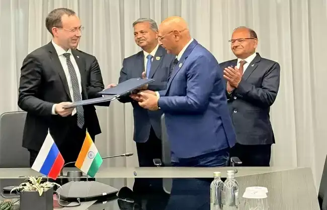 भारत और रूस मिलकर बनाएंगे एसजे-100 नागरिक विमान