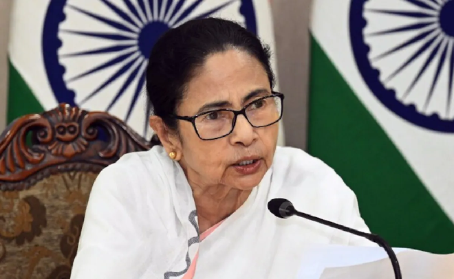 ममता बनर्जी ने चुनाव आयोग पर उठाए सवाल, दी आंदोलन की चेतावनी