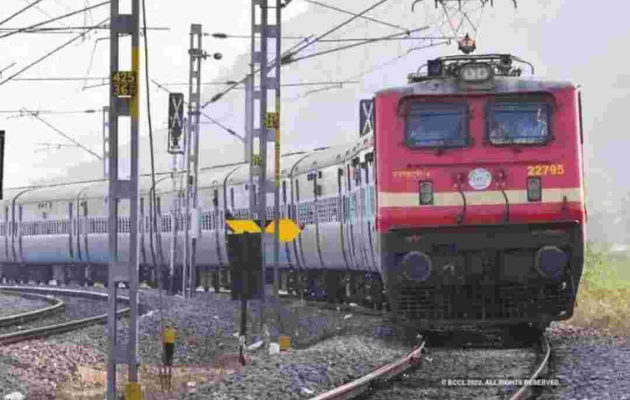त्योहारों के दौरान यात्रियों के लिए स्पेशल ट्रेनें चलेंगी