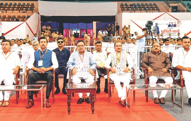 सीएम ने मोदी के मन की बात कार्यक्रम में पौधारोपण की चर्चा की