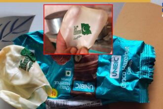 बिस्किट के पैकेट में मिले पाकिस्तानी झंडे के गुब्बारे और उर्दू संदेश