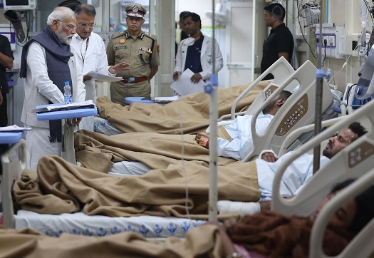 प्रधानमंत्री मोदी ने दिल्ली विस्फोट के घायलों से की मुलाकात