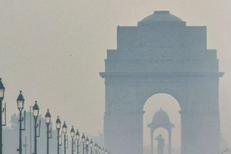 दिल्ली में प्रदूषण कम करने के लिए स्कूलों को ऑनलाइन करने का निर्णय