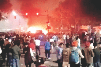 दिल्ली के लाल किले के पास कार में विस्फोट, 8 लोगों की मौत