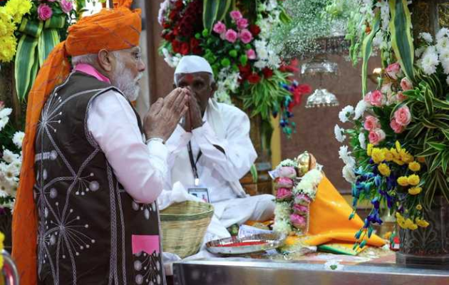 गुजरात में पीएम मोदी ने पांडोरी माता के दर्शन किए और परियोजनाओं का उद्घाटन किया