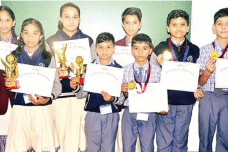 दैनिक नवज्योति की राखी प्रतियोगिता में पुरस्कार वितरण