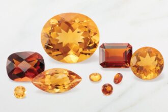 सुनहला रत्न से चाणक्य जैसी बुद्धि और करियर में उन्नति