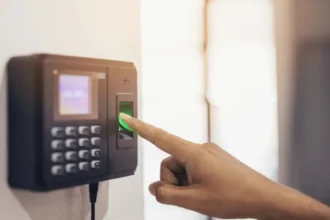 शिक्षकों की डिजिटल हाजिरी के लिए तैयारियां तेज़, हाईकोर्ट ने बनाई समिति