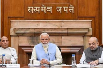 दिल्ली धमाके को मोदी सरकार ने आतंकी घटना माना, श्रद्धांजलि दी