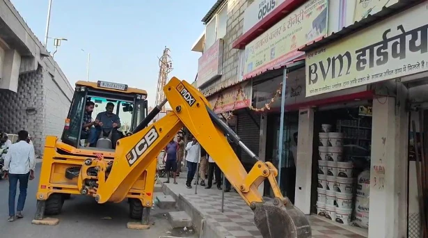 बाड़मेर में प्रशासन ने अतिक्रमण हटाने की कार्रवाई की