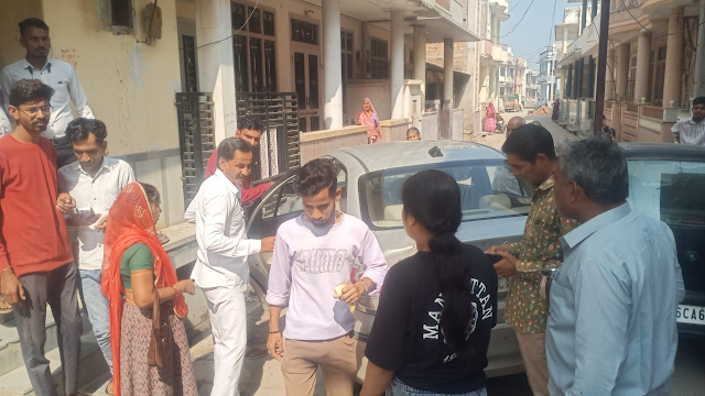 सैनिक कॉलोनी की ओर जा रही कार दुर्घटनाग्रस्त, चार लोग घायल