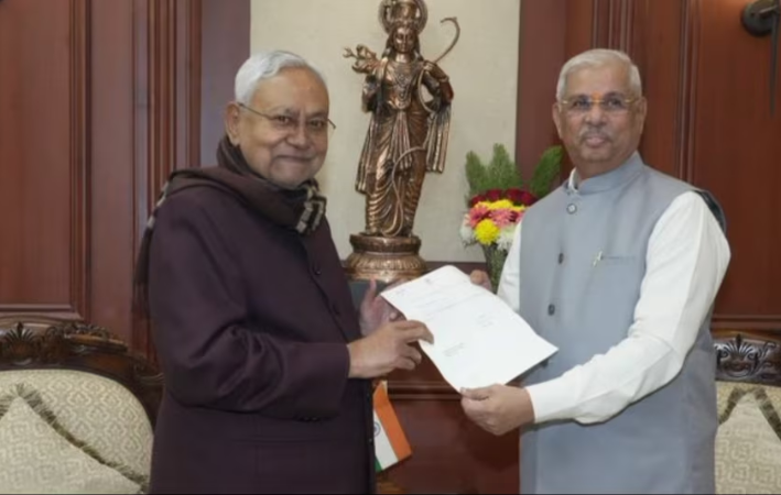 बिहार में नई सरकार के गठन की प्रक्रिया शुरू, नीतीश कुमार ने दिया इस्तीफा
