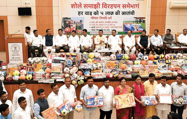 कोटा में पार्षदों को खेल सामग्री का एक लाख का आवंटन